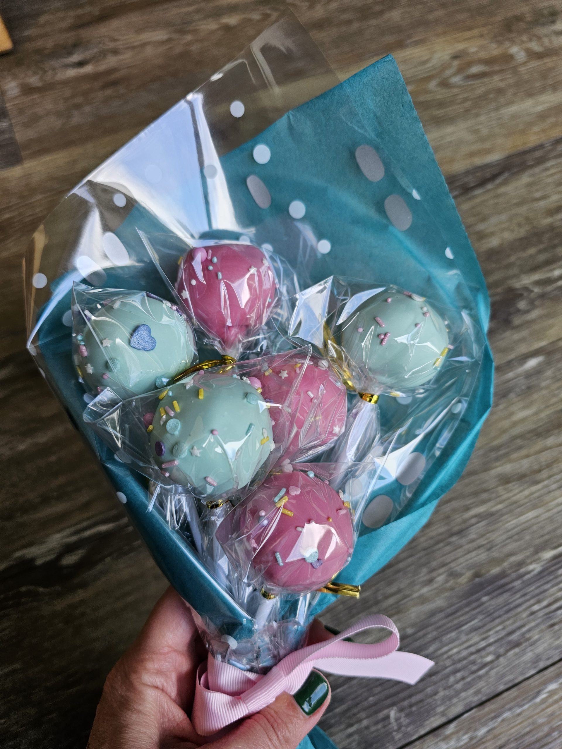 CAKE POP BOUQUET — Amphora Bakery