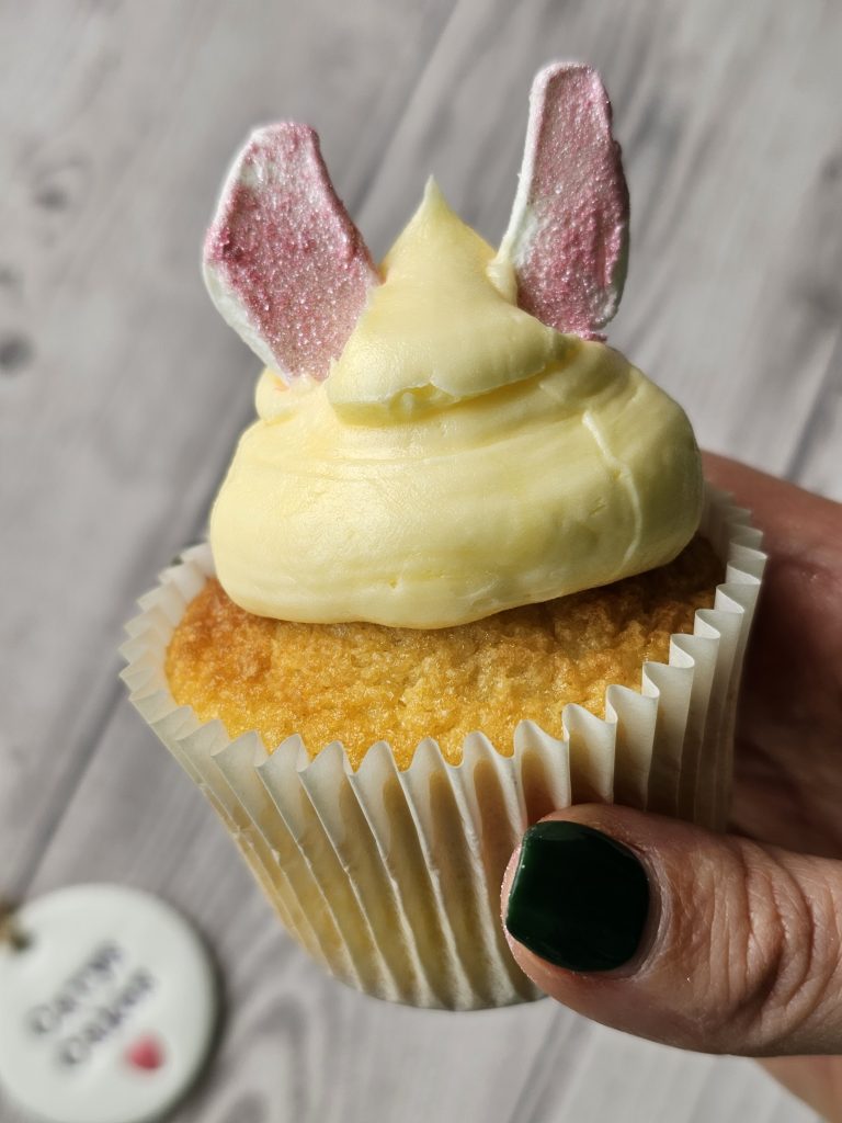No Nozzle Easy Easter Cupcakes